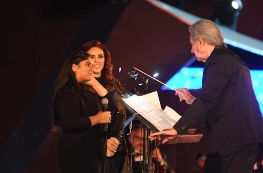 المطربة مى فاروق تفاجئ الحضور بغناء ابنتها فى مهرجان الموسيقى العربية