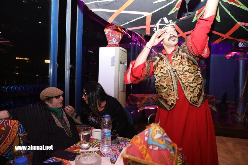  محيي إسماعيل وعدد من الفنانين فى خيمة قصر النيل