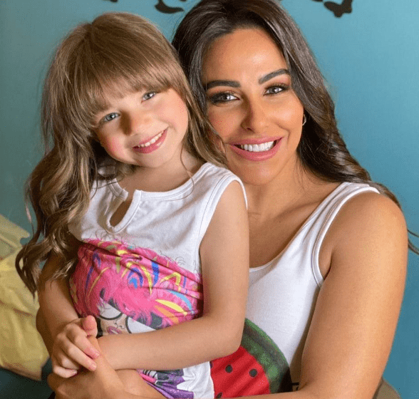  “لأرين العرابي ” الطفلة المعجزة ابنة المنصورة التي أبهرت نجوم القاهرة بأدائها الفنى الرائع