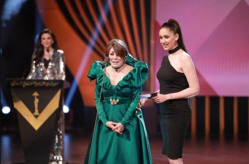  بعد تكريمها في مهرجان القاهرة للدراما.. أبرز أعمال الفنانة لبنى عبد العزيز