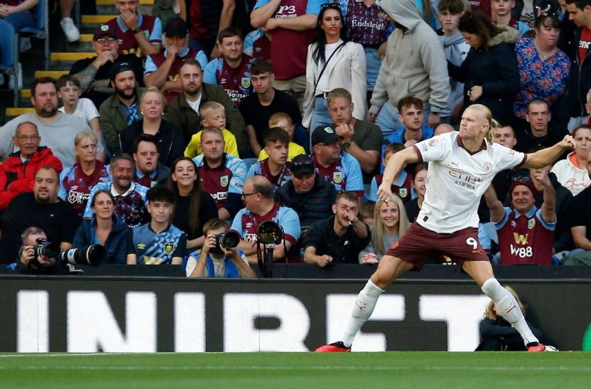  “محطم جميع الأرقام القياسية” هالاند يسجل ثنائية في مباراة افتتاح الدوري الانجليزي الممتاز