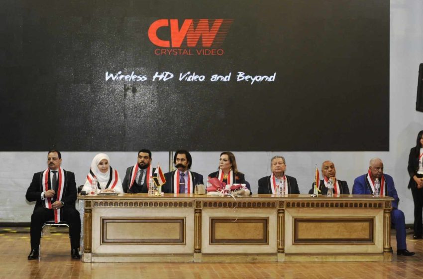  لمسة وفاء من قيادات كلية لندن :     جمهور مؤتمر سفراء العالم يشكرون البدوى ومنصور ورانيا لتكريم الفنانة “مديحه حمدي ” على تاريخها الفنى