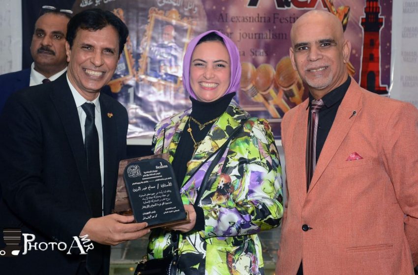  مهرجان الاسكندرية لنجوم الصحافة والاعلام يكرم مصممة ازياء التراث الاسكندرانية “سماح خير الدين ”  