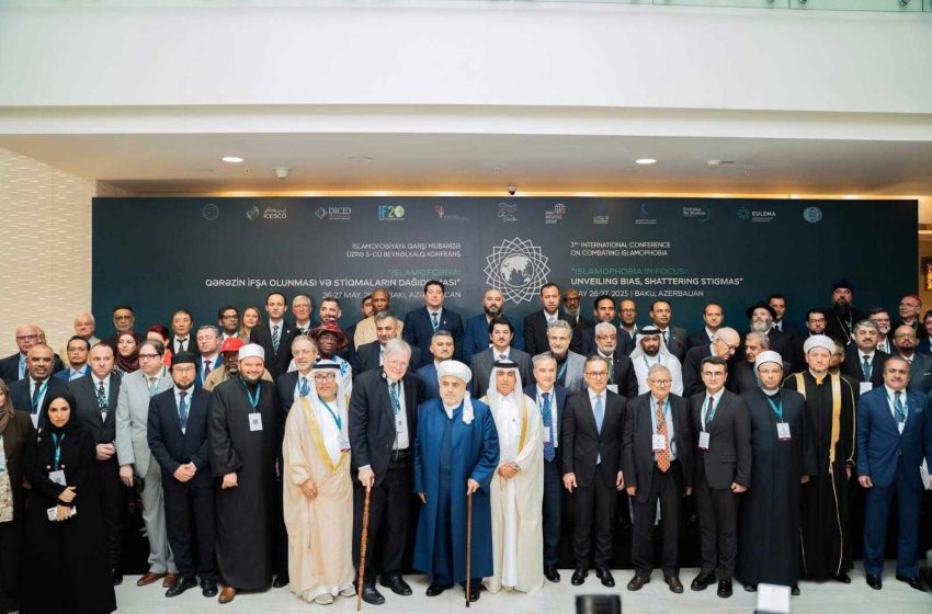  بحضور الدكتور سيمور نصيروف انطلاق المؤتمر الدولى بعنوان “الإسلاموفوبيا: فضح التحيز وتفكيك الصور النمطية” 