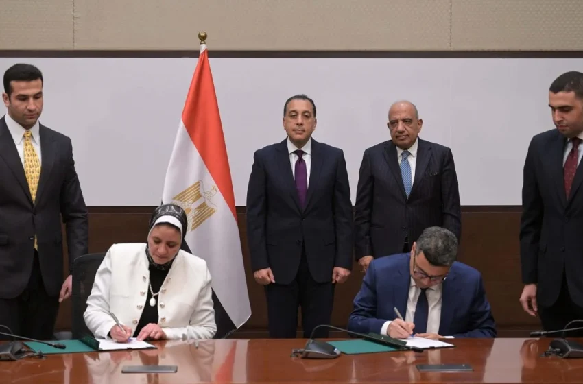  مصر توقع اتفاقين لمشروعي طاقة شمسية ورياح بقيمة 1.6 مليار دولار